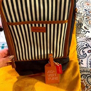 Denim/tan wine bag holds 3bottles NWT. Cross body strap. Great for BYOB/Gifting